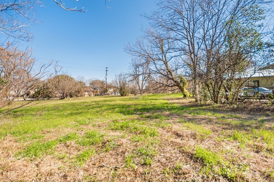 More Photos Of 931 N Olive St, San Antonio Land For Sale