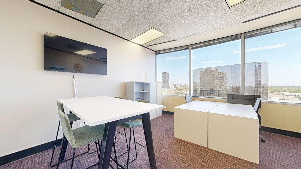 More Photos Of 12 Greenway Plz, Houston Coworking Space