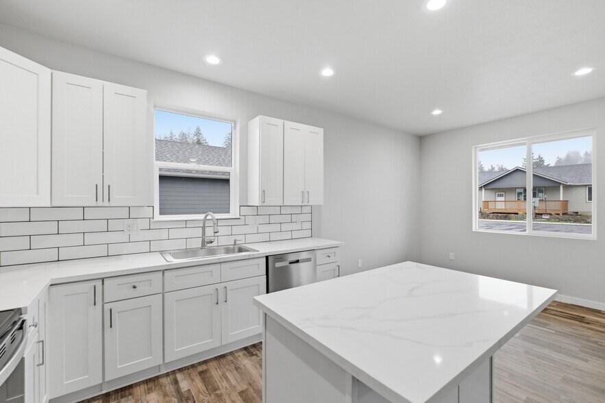 More Photos Of 1230 49th Ave, Sweet Home Multifamily For Sale