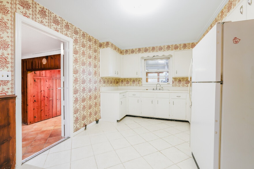 More Photos Of 112 E Derenne Ave, Savannah Office For Sale