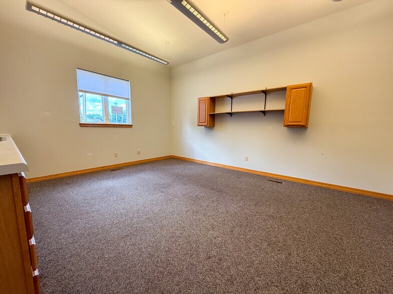 More Photos Of 118 S Main St, Medford Office For Lease