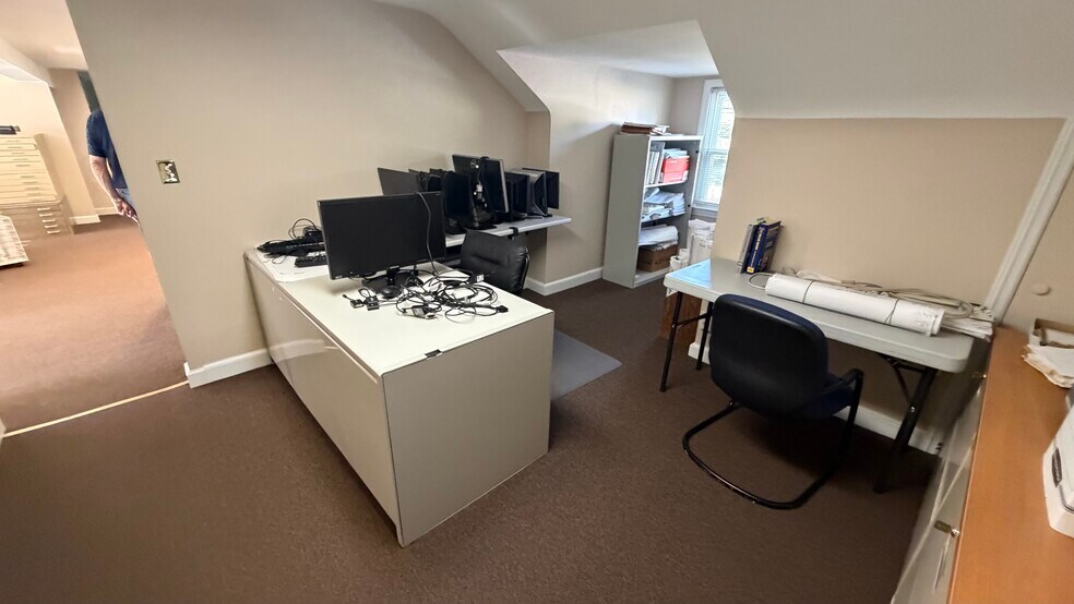 More Photos Of 205 State Route 31 N, Washington Office Residential For Sale