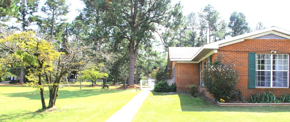 More Photos Of 329 Cooper St, Kenansville Assisted Living For Sale