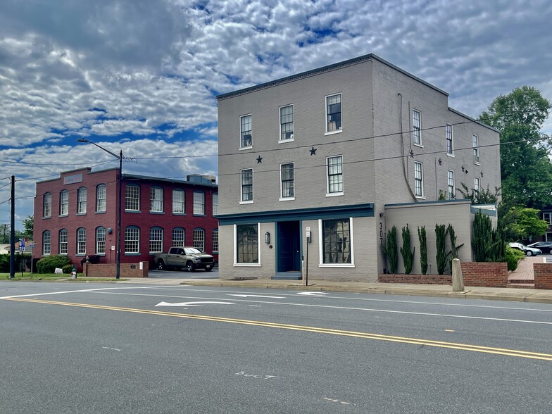 Primary Photo Of 307 Lafayette Blvd, Fredericksburg Office For Sale