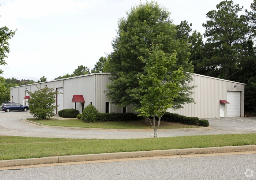 Primary Photo Of 105 Peach State Ct, Tyrone Warehouse For Lease