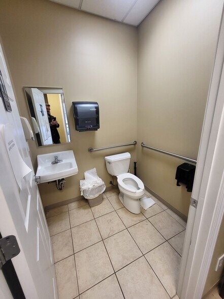 More Photos Of 111 Laurel Creek Rd Se, Calhoun Medical For Lease