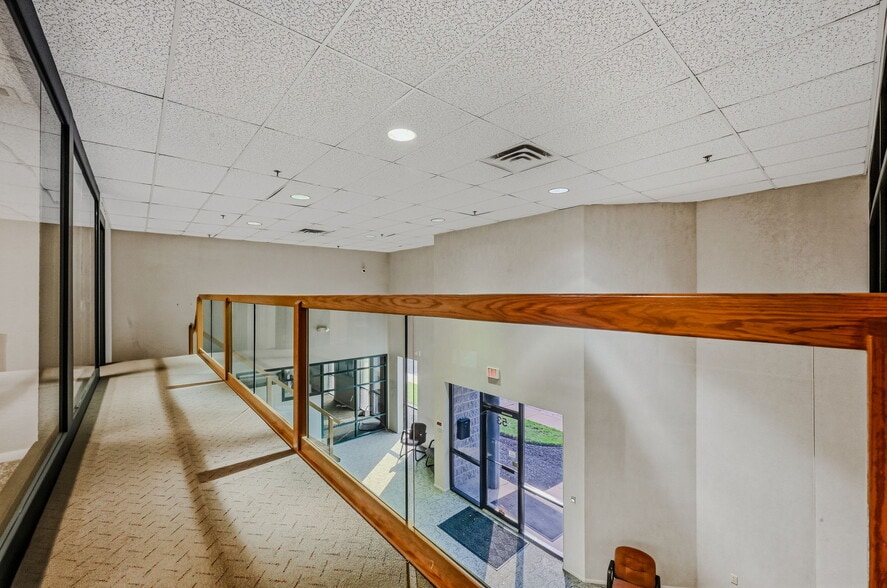 More Photos Of 53 Mccullough Dr, New Castle Warehouse For Lease