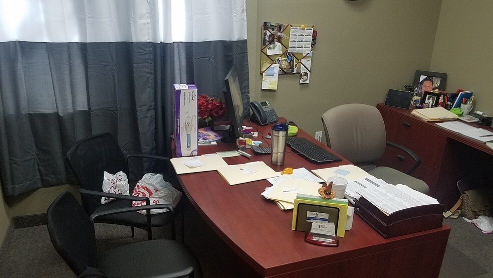More Photos Of 375 N Stephanie St, Henderson Office For Lease