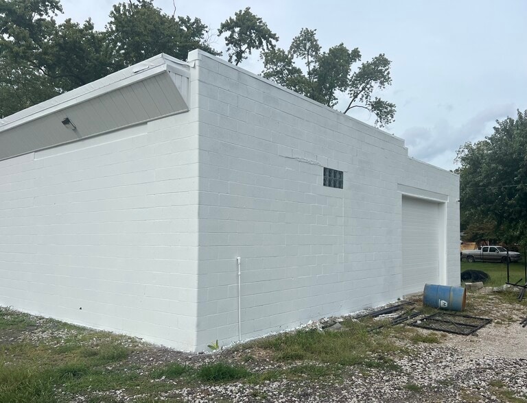 More Photos Of 10033 N Old State Road 67, Mooresville Flex For Sale