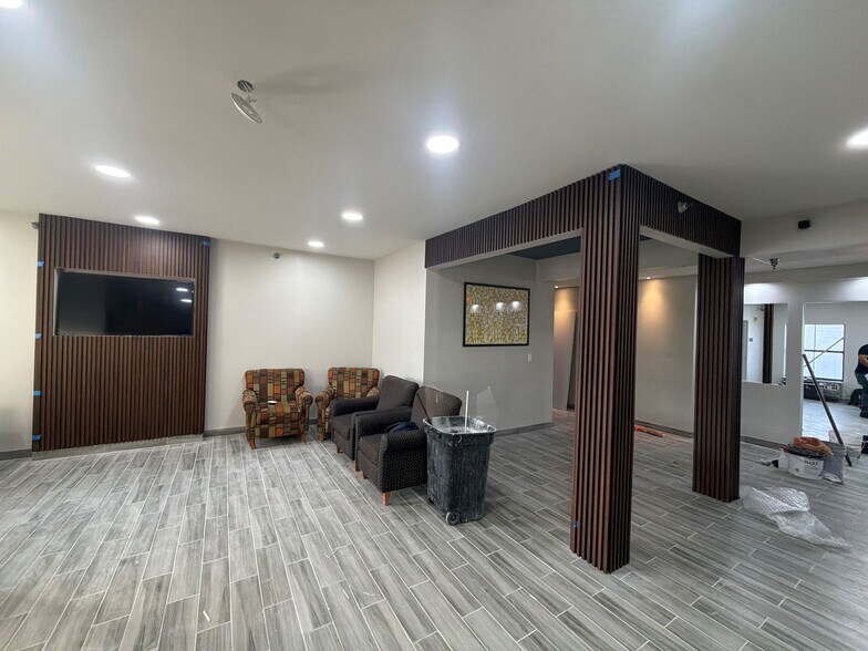 More Photos Of 16900 Halsted St, Harvey Hotel For Sale