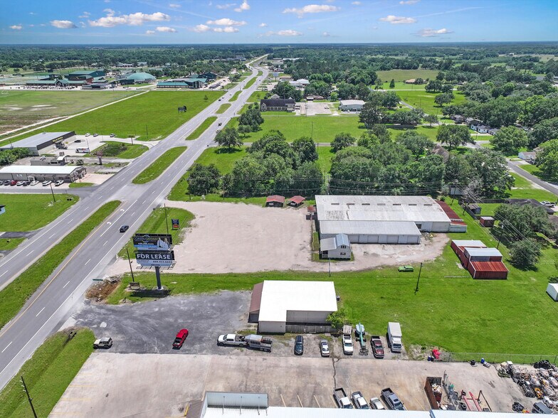 More Photos Of 1440 Gulfway Dr, Winnie Showroom For Sale