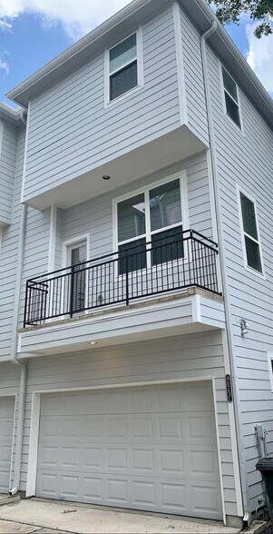 More Photos Of 6625 N Main St, Houston Multifamily For Sale