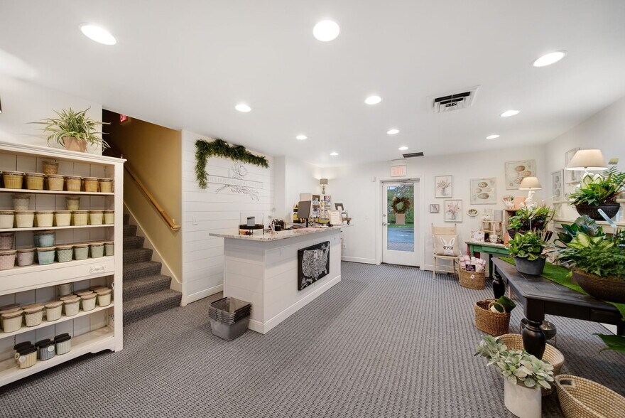 More Photos Of 4120 Main St, Hilliard Freestanding For Sale