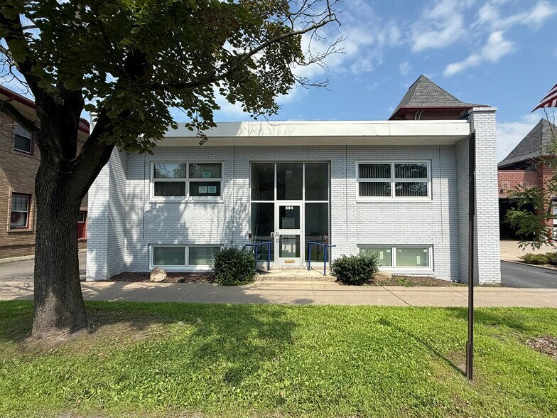 Primary Photo Of 584 Wyoming Ave, Kingston Medical For Sale