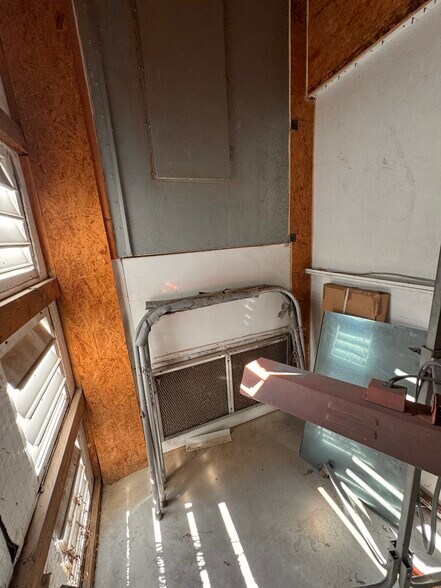 More Photos Of 517 S Main St, Stafford Flex For Sale