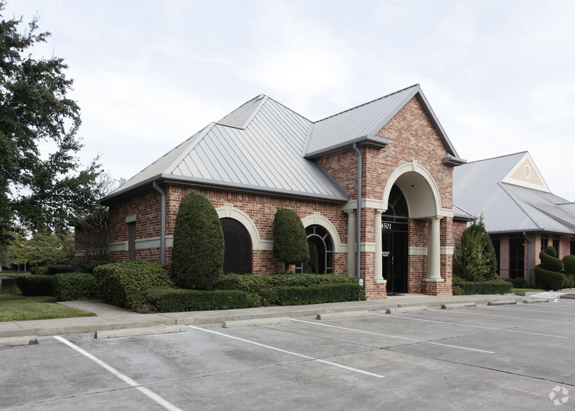 Primary Photo Of 4501 Sweetwater Blvd, Sugar Land Medical For Lease