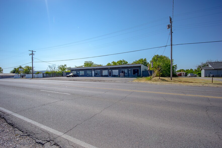 More Photos Of 3024-3030 NE 23rd St, Oklahoma City Freestanding For Sale