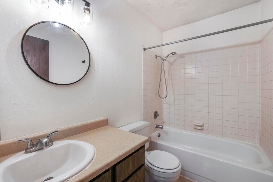 More Photos Of 147 Robbins Ave, Twin Falls Apartments For Sale