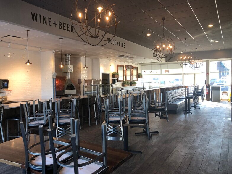 More Photos Of 19-31 W Ogden Ave, Westmont General Retail For Lease