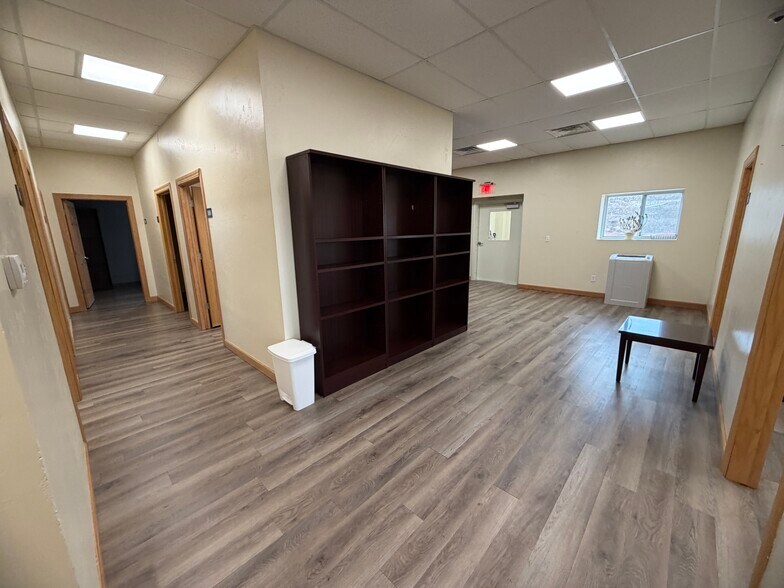 More Photos Of 2114 24th Ave SE, Watford City Warehouse For Sale