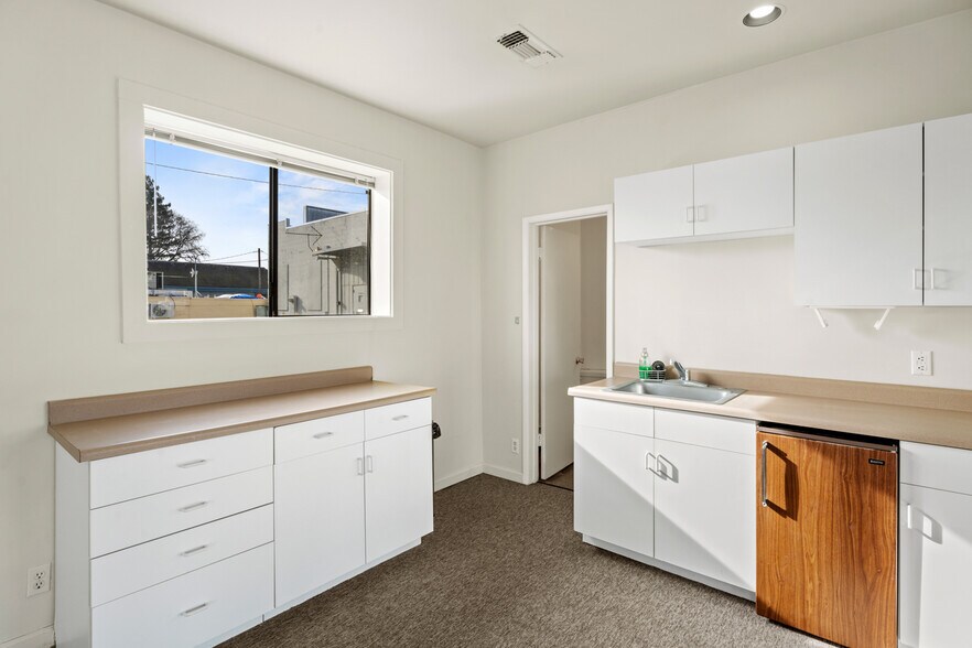 More Photos Of 185 E Church St, Ukiah Office For Sale