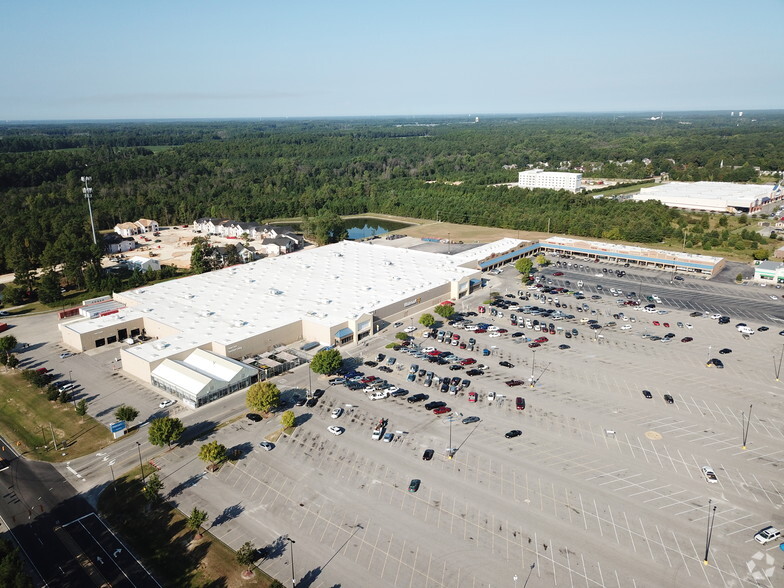 More Photos Of 7707-7711 S Raeford Rd, Fayetteville General Retail For Sale