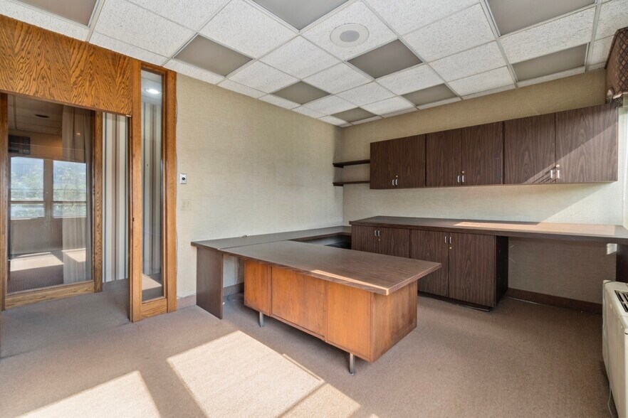 More Photos Of 609 Farmington Ave, Hartford Medical For Lease