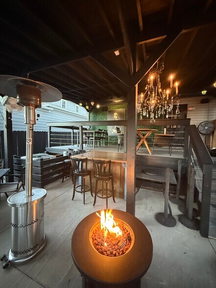 More Photos Of 709 W Main St, Madison General Retail For Sale