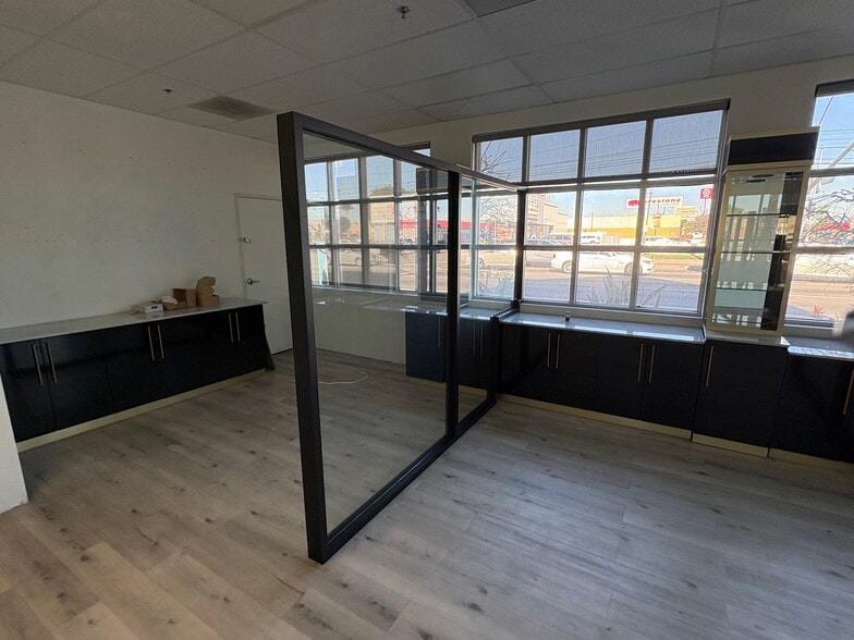 More Photos Of 9972 Westminster Ave, Garden Grove Freestanding For Lease