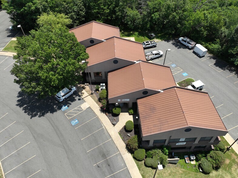 More Photos Of 106 Ridgeway St, Hot Springs National Park Office For Lease