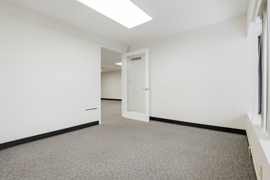 More Photos Of 73 Newton Rd, Plaistow Office Residential For Lease