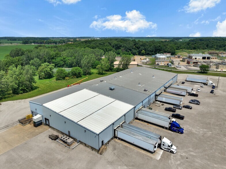 More Photos Of 400 Great Lakes Pky, Bellevue Warehouse For Sale