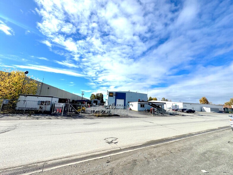 More Photos Of 1800 W 47th Ave, Anchorage Manufacturing For Sale