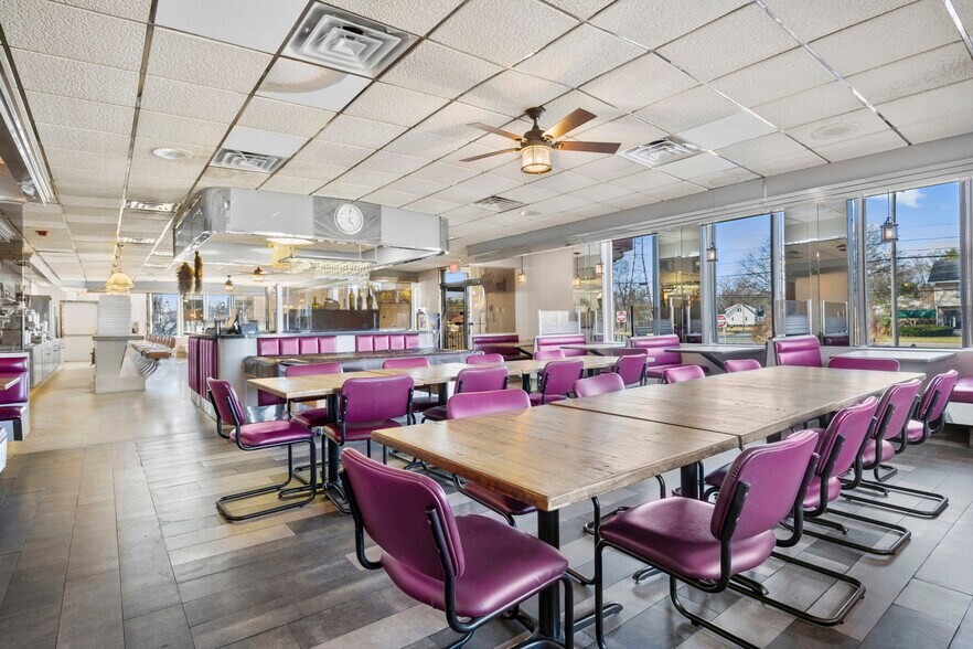 More Photos Of 1975 Central Ave, Albany Restaurant For Sale