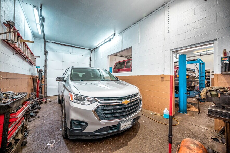 More Photos Of 5703 Fleet Ave, Cleveland Auto Repair For Sale