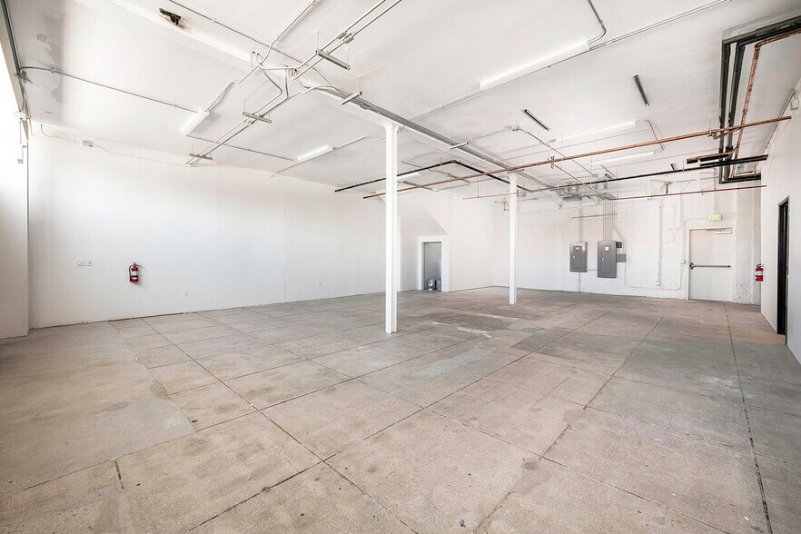 More Photos Of 622-628 E Anaheim St, Long Beach Storefront Retail Office For Sale