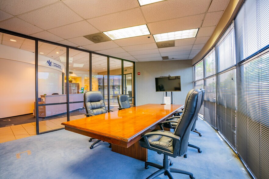 More Photos Of 9425 N MacArthur Blvd, Irving Office For Sale
