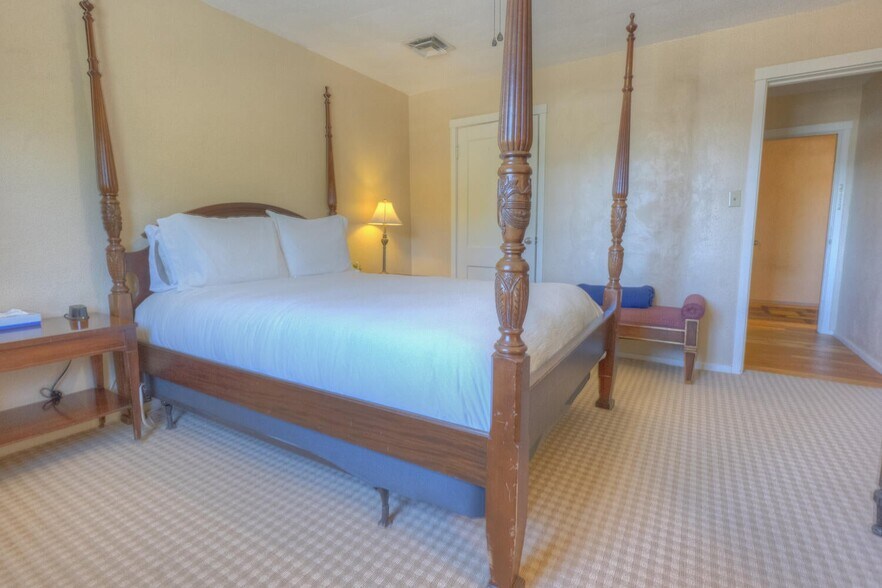 More Photos Of 103 W Ryus St, La Veta Hotel For Sale