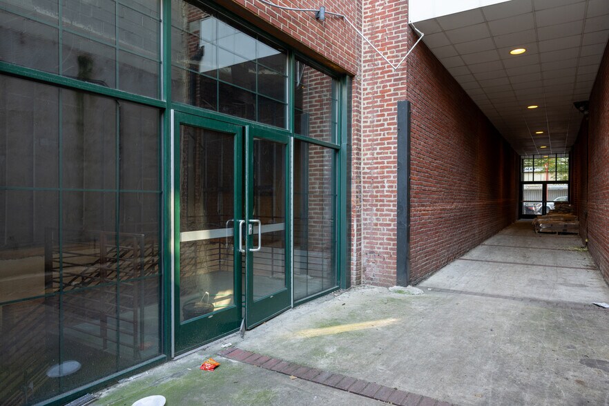 More Photos Of 1008-1010 Arch St, Philadelphia Apartments For Lease