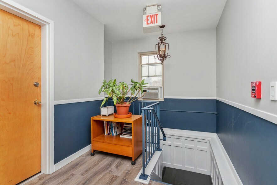 More Photos Of 434-440 White Plains Rd, Eastchester Apartments For Lease