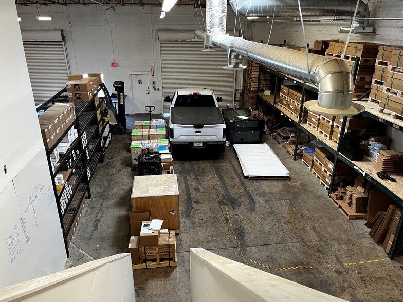 More Photos Of 712 S Hacienda Dr, Tempe Warehouse For Lease