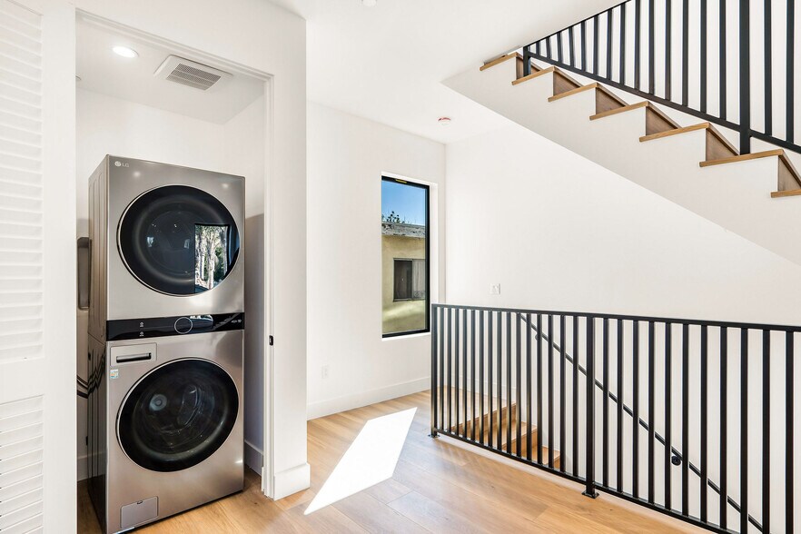 More Photos Of 2204 Carmona Ave, Los Angeles Apartments For Sale