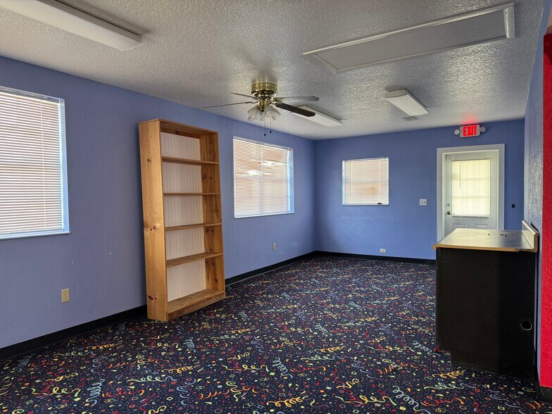 More Photos Of 33202 County Road 473, Leesburg Freestanding For Lease