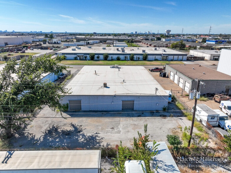 More Photos Of 614 Easy St, Garland Warehouse For Sale