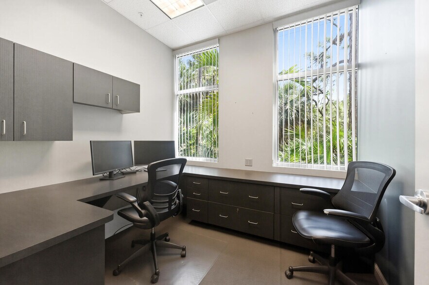 More Photos Of 9420 Bonita Beach Rd, Bonita Springs Office For Lease