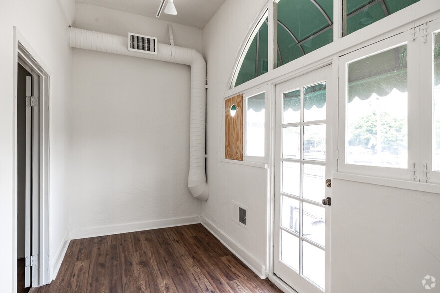 More Photos Of 672 S La Fayette Park Pl, Los Angeles Loft Creative Space For Lease