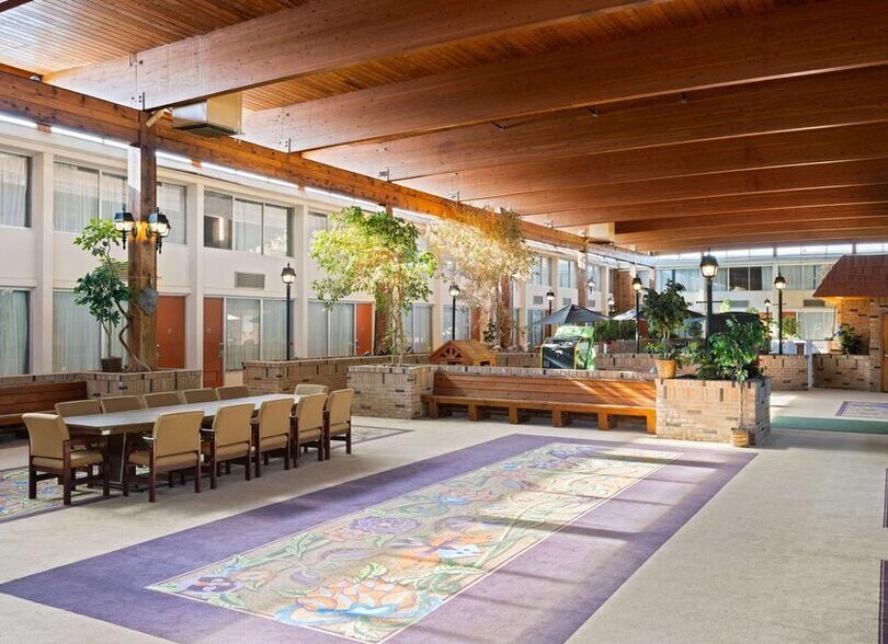 More Photos Of 833 W Main St, Gaylord Hotel For Sale