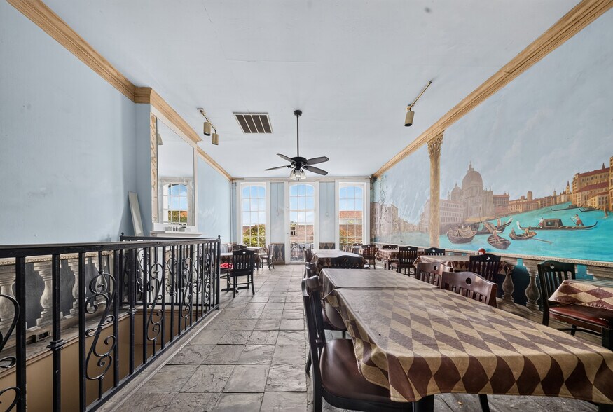 More Photos Of 933 Decatur St, New Orleans Storefront For Sale