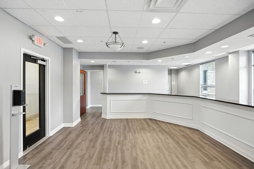 More Photos Of 6805 Avery-Muirfield Dr, Dublin Medical For Sale