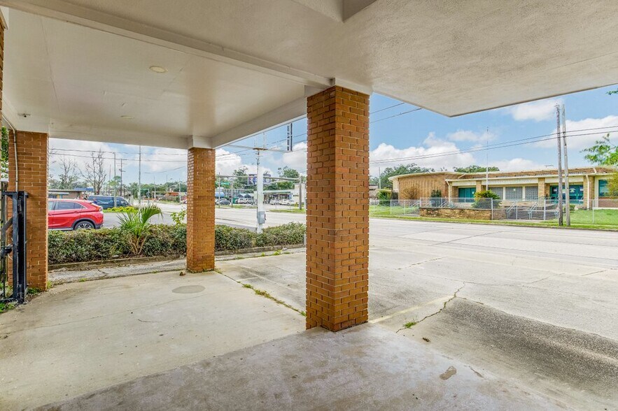 More Photos Of 2220 N Palafox St, Pensacola Medical For Sale